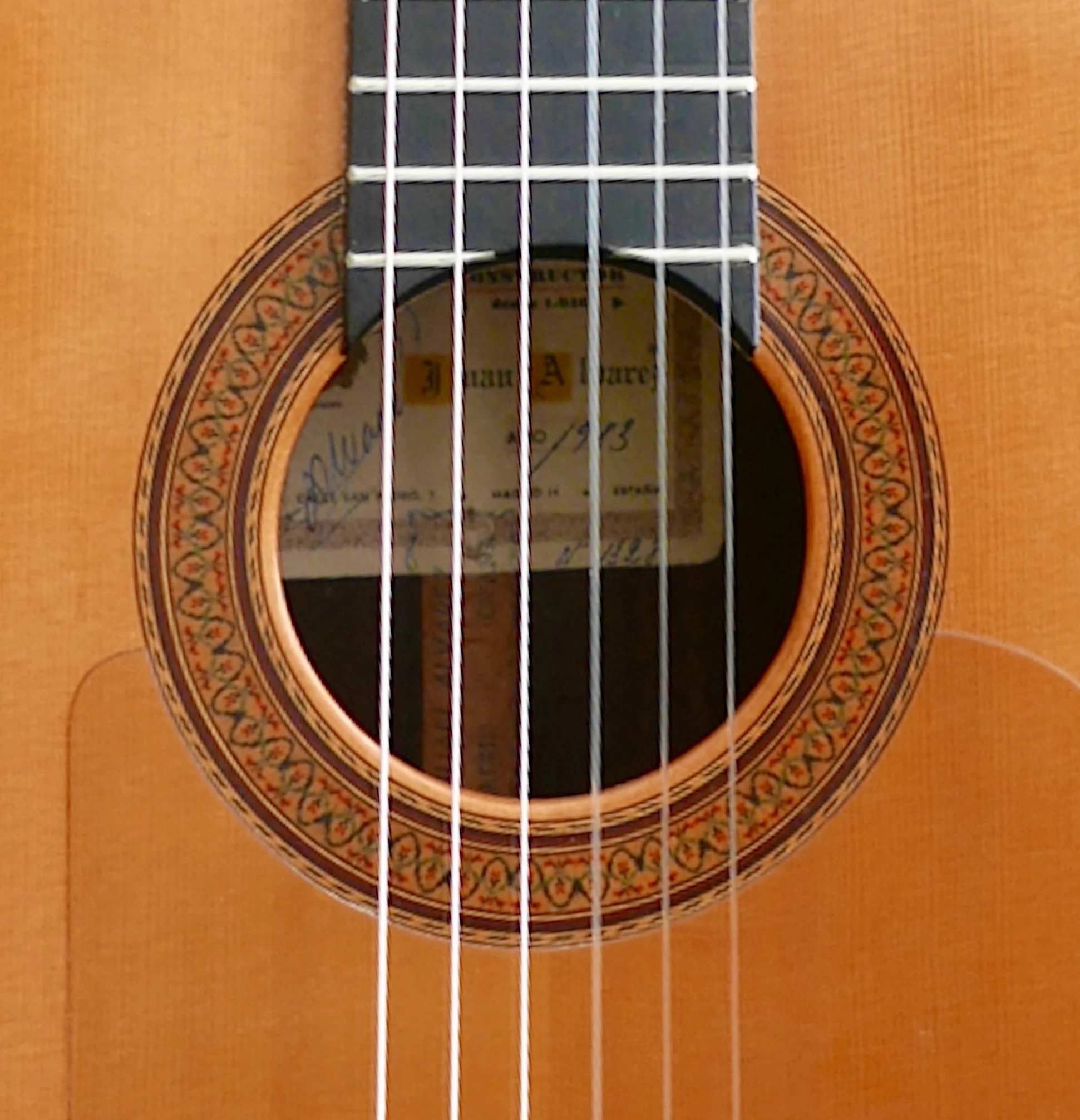 1983 Juan Alvarez Flamenca Negra 1a Concert Guitar